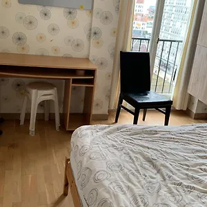 Chambre Spacieuse Et Confortable Il Y A Un Ascenseur Et Idealement Situe , Choisy-le-Roi France