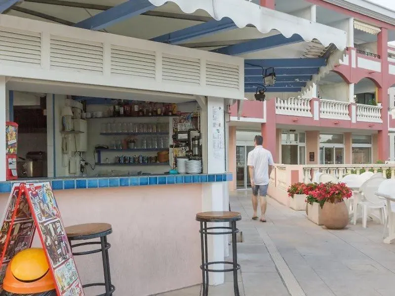 Villa Superbe 2 pièce tout confort , PISCINE /AC/PARKING à Villefranche-sur-Mer Hébergement de vacances